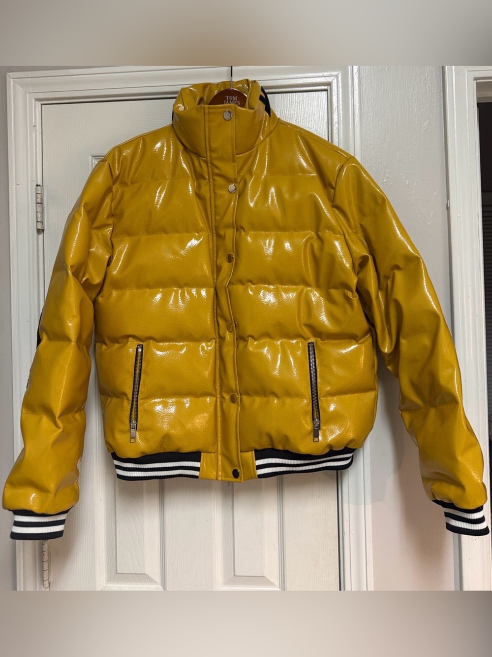 E. Adonis Men's Yellow Puffer Jacket - - Picture 3 of 15
